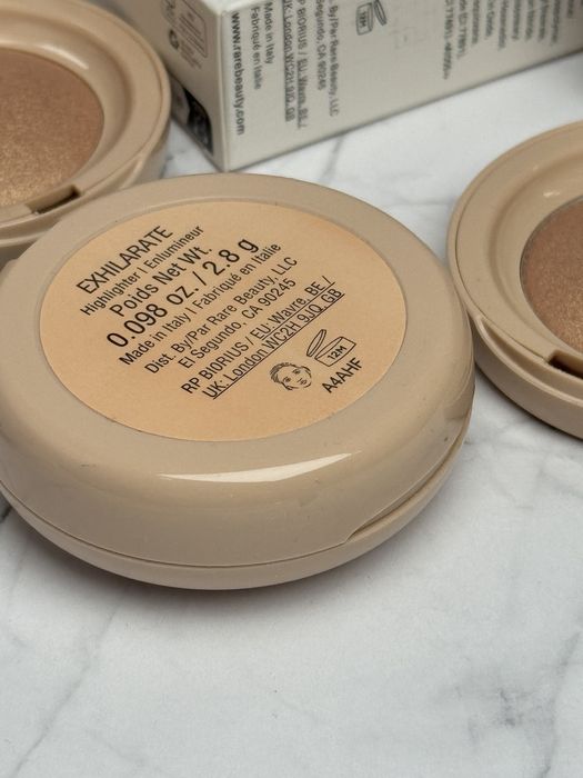 Хайлайтер для обличчя Rare Beauty Exhilarate