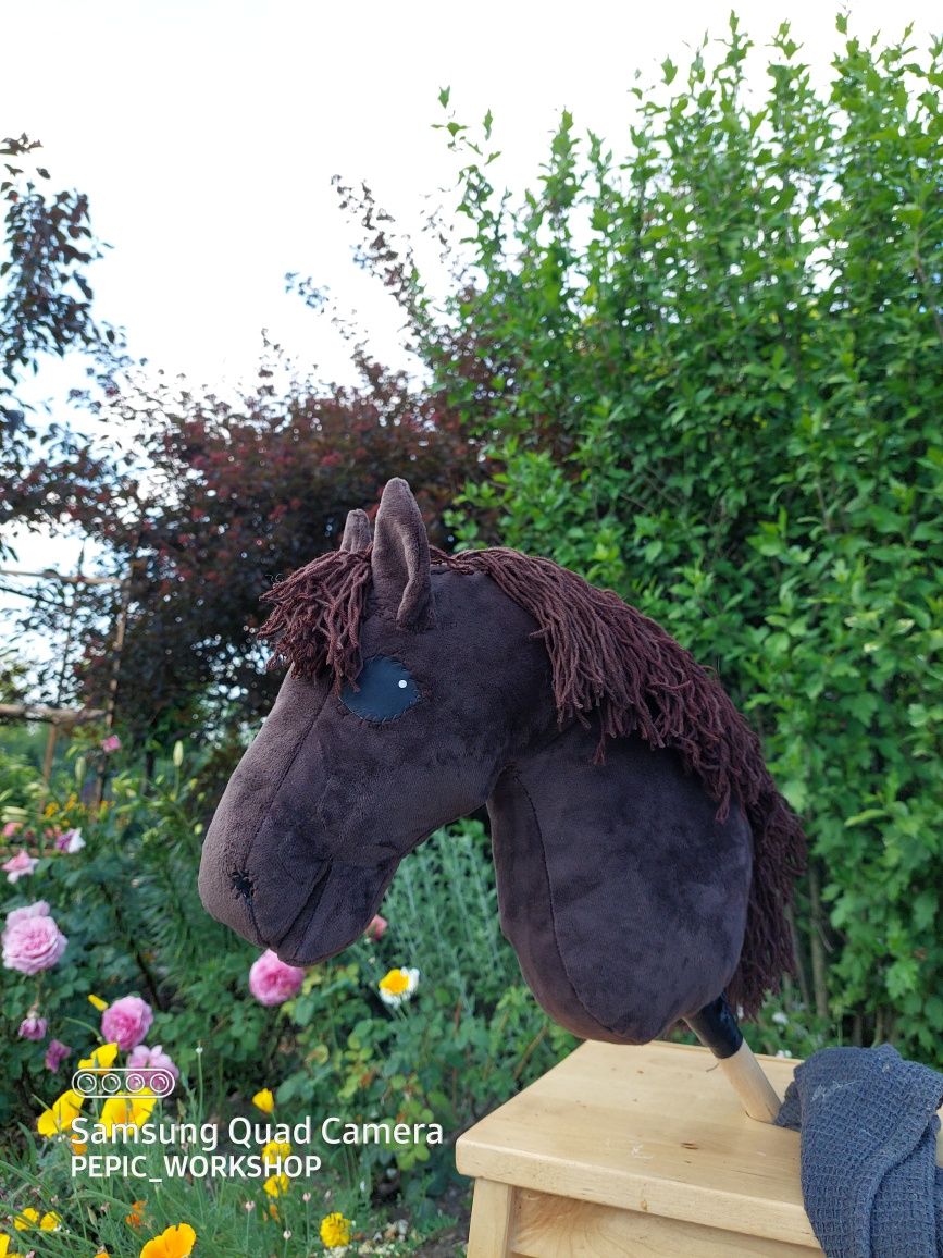 Hobby horse koń na kiju dzień dziecka brązowy biały czarny szary