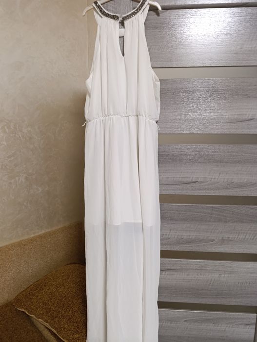 Біле шифонове плаття, сукня