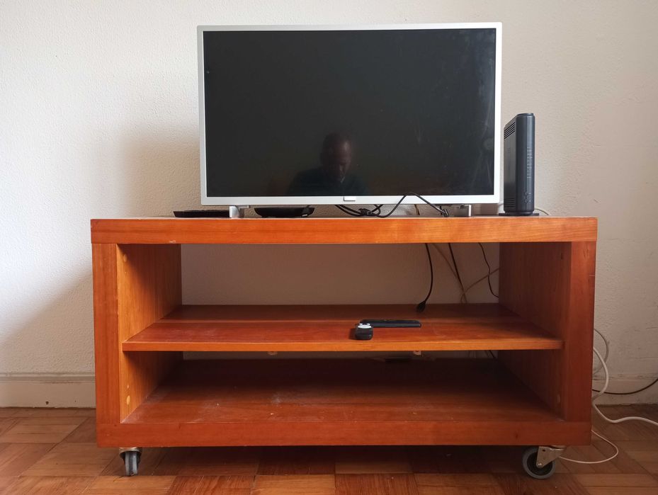 Móvel TV com rodas