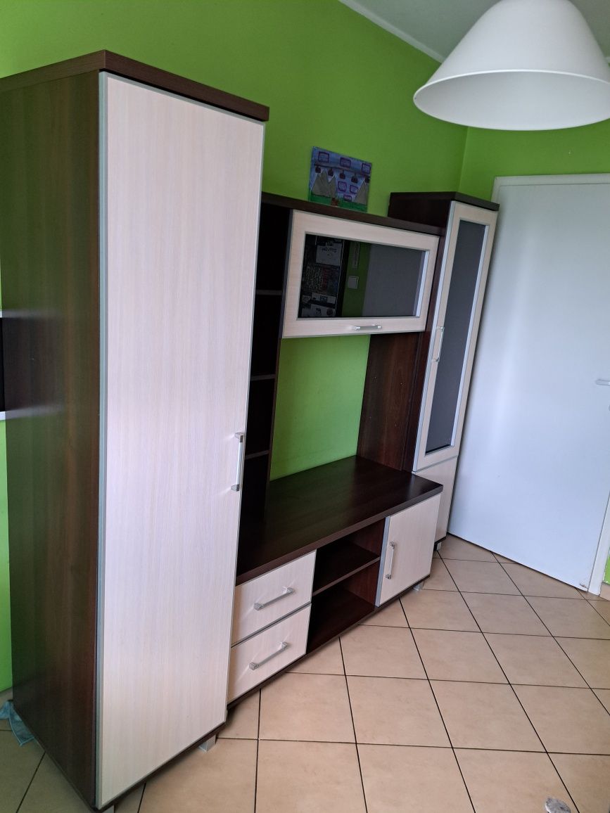 Zostaw mebli do salonu
