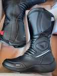 Botas Dainese Aurora usadas apenas 1 vez.
Artigo genuíno facilmente co