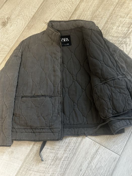 Продам куртку весна в хорошем состоянии новая размер М