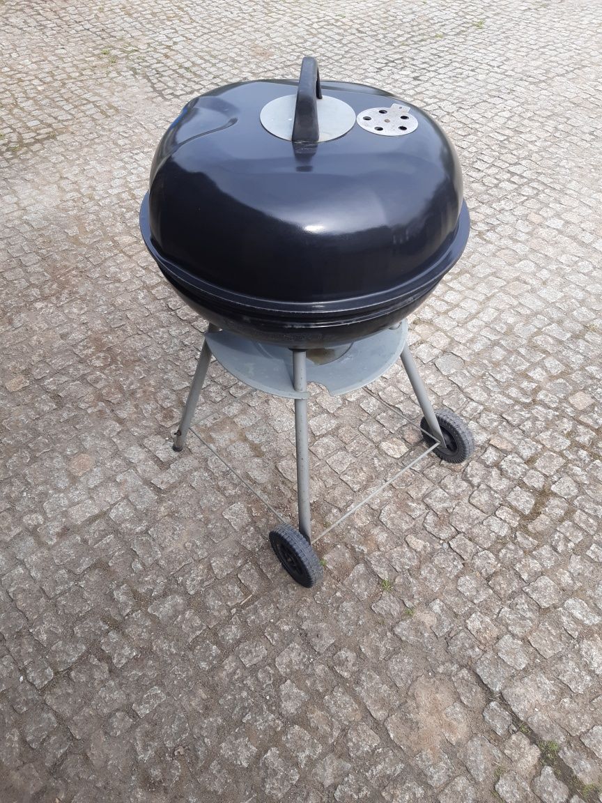 Duży grill użyty raz