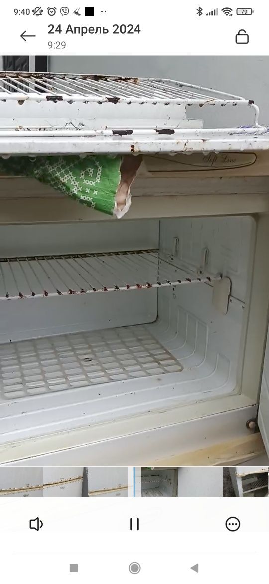 Холодильник в робочому стані