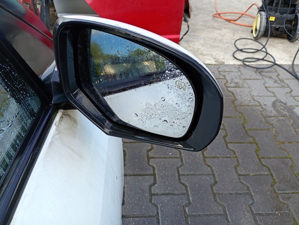 Suzuki Swift MK7 lusterko prawe 26u 5 pinów