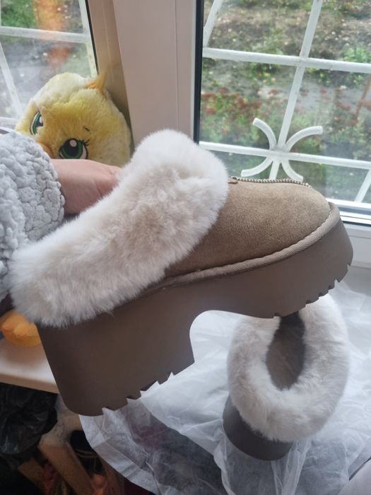 Взуття з хутром теплі нові