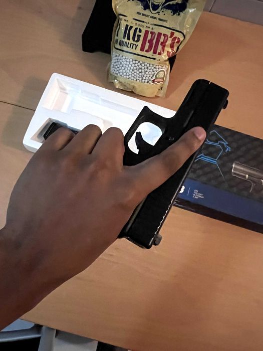 PISTOLA GLOCK 23 GREEN GAS BLOWBACK Airsoft ( Com bbs Incluidos )
