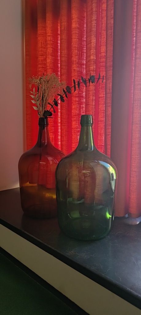 Garrafões decorativos em vidro
