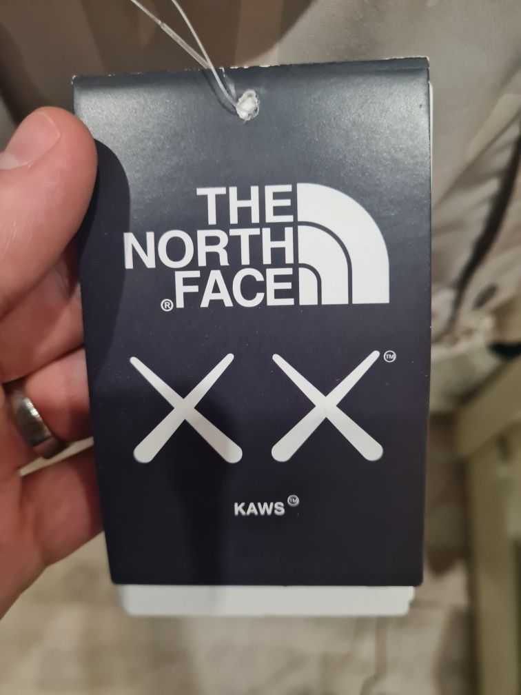 The North Face x KAWS Retro 1986 з бірками, нова оригінальна куртка