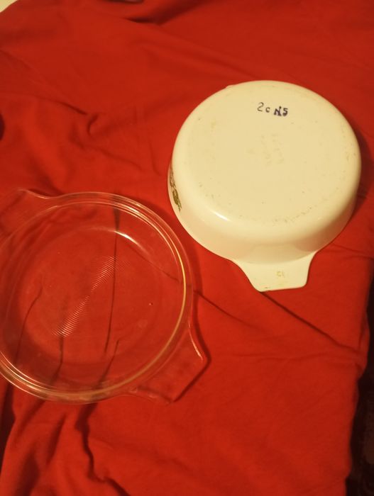 Кастрюля огнеупорная с крышкой салатница 0.7л СССР