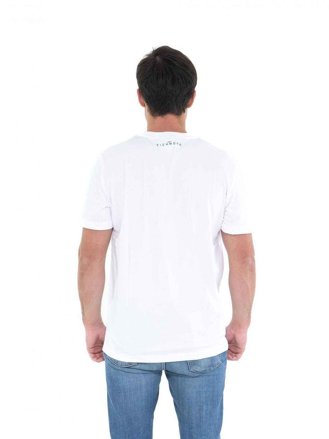 Мужская футболка JOHN RICHMOND белого цвета.