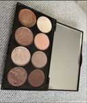 Peaete paletka cieni do oczu PEACHY eyeshadows palette