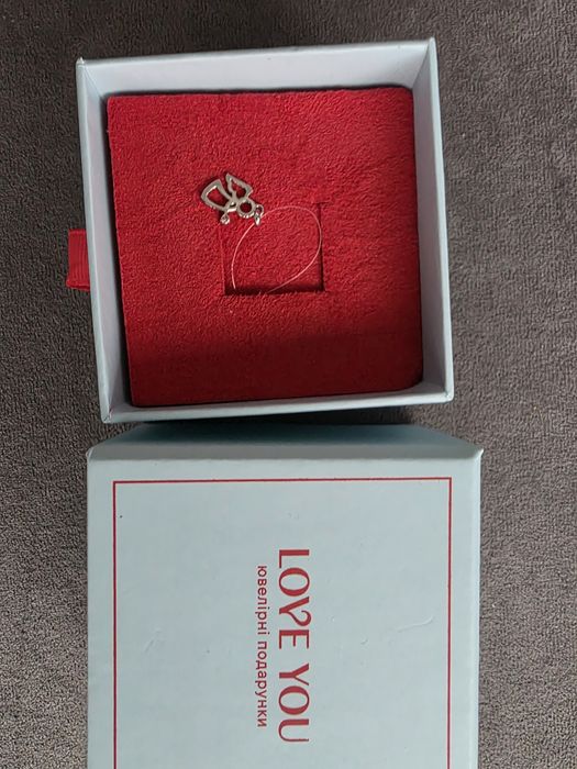 Кулон новый с бриллиантом