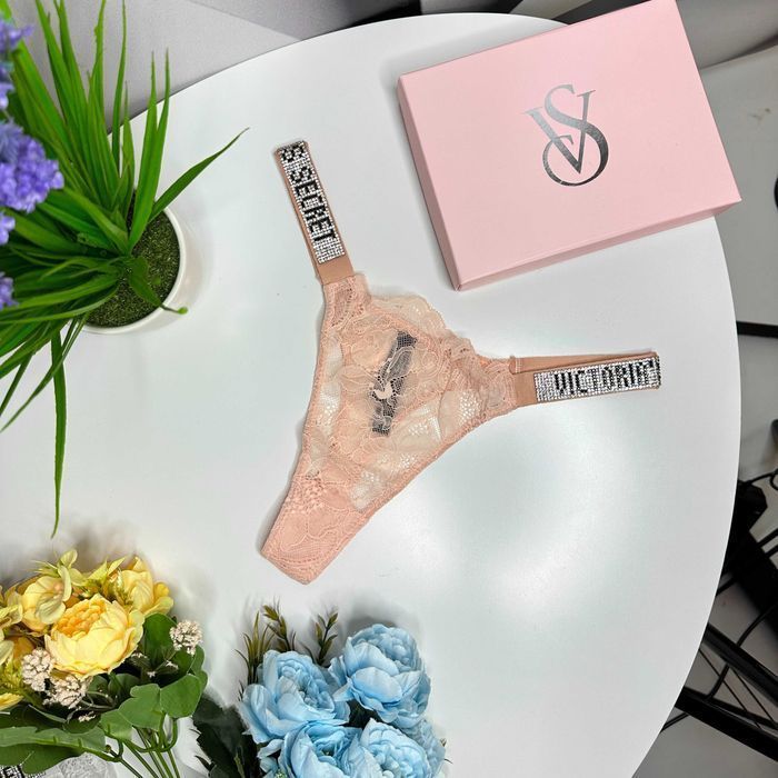 Женские кружевные стринги Victoria's Secret. Жіночі мережевні трусики