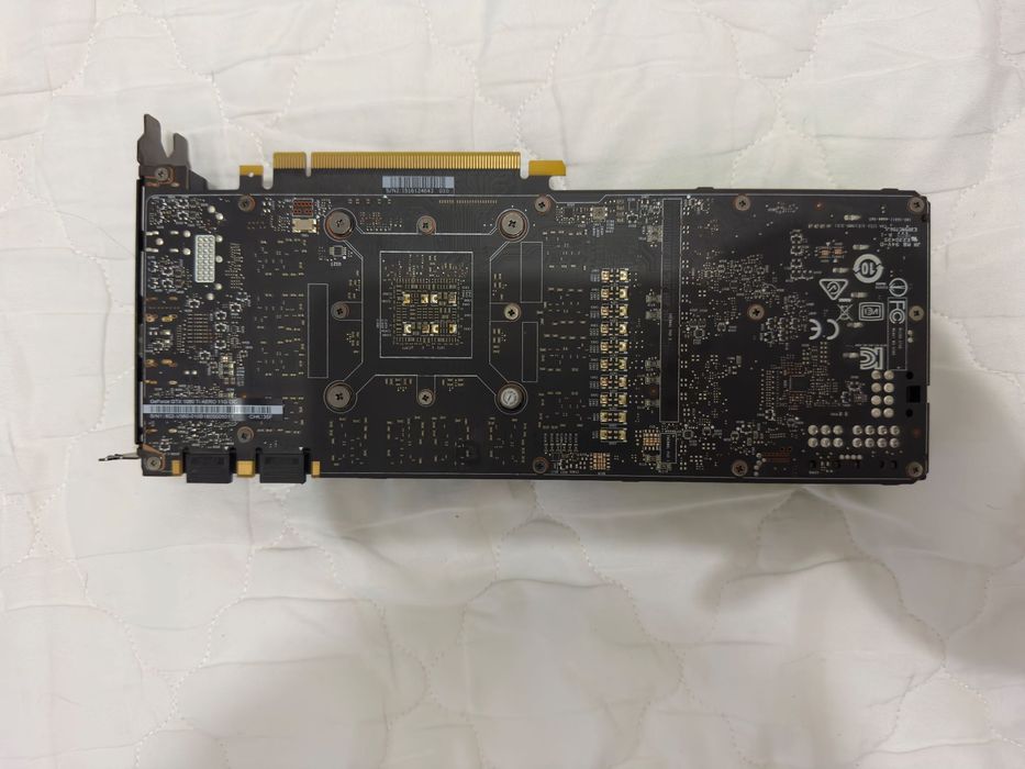 GTX 1080 Ti MSI com backplate personalizado