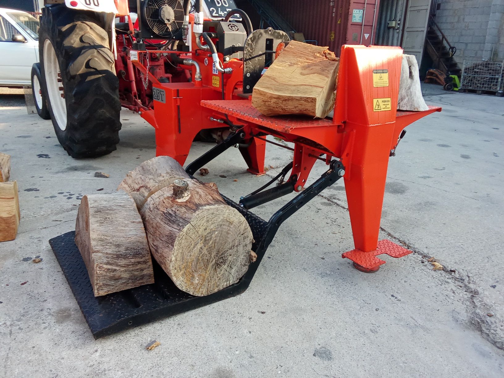 Trator David Brown 995 com rachador