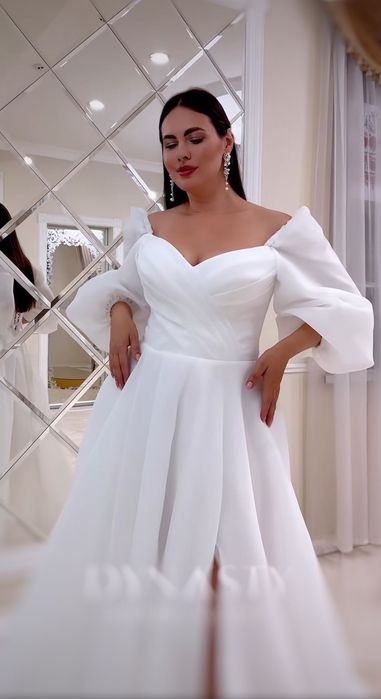 Продам весільну сукню