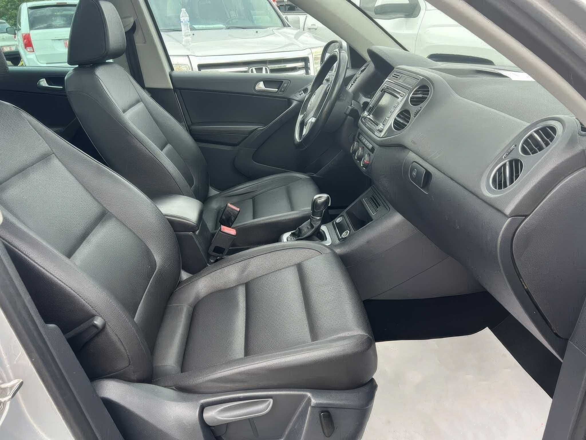 2015 Volkswagen Tiguan SE