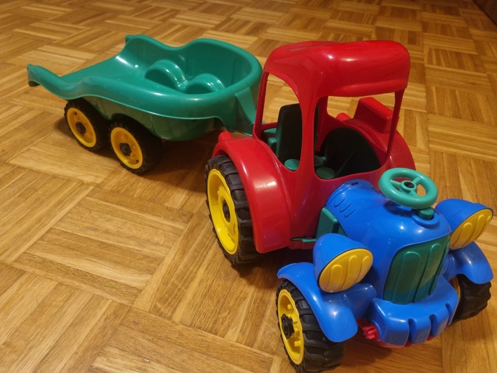 Traktor Herman z przyczepą
