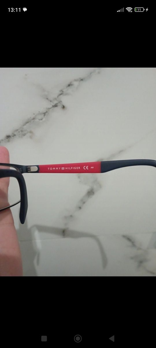 Okulary Tommy Hilfiger z oryginalnym pokrowcem
