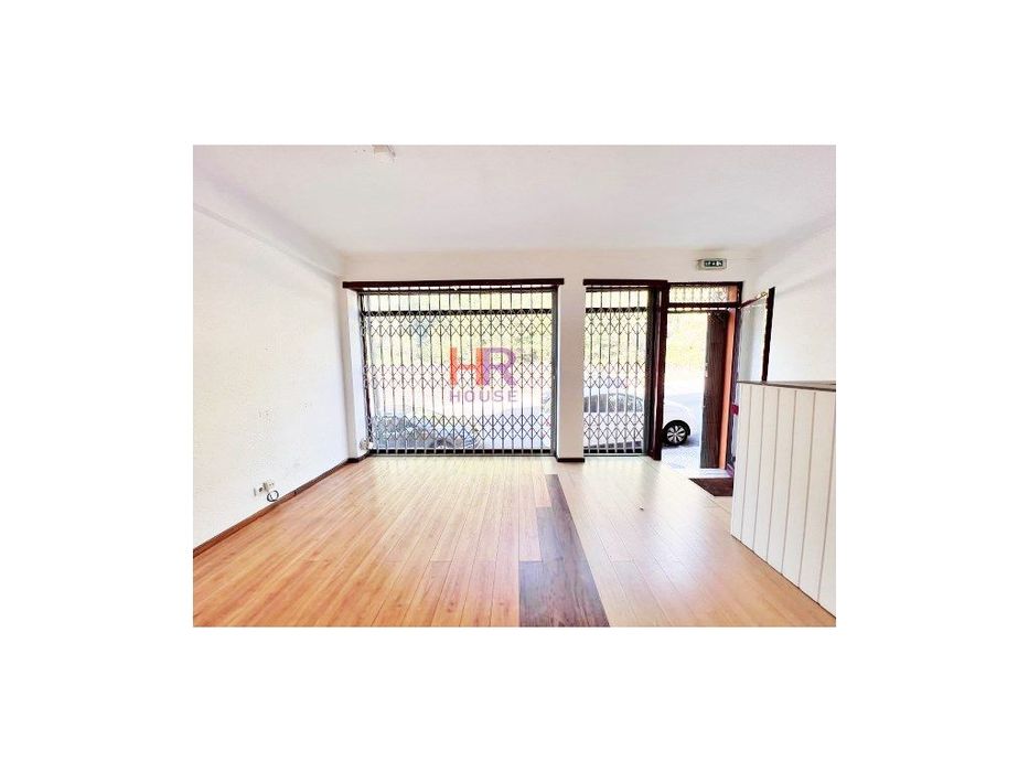 Arrenda-se loja rua de Aveiro com boas áreas