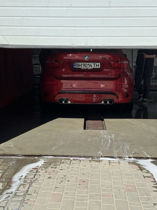 BMW X6M e71.