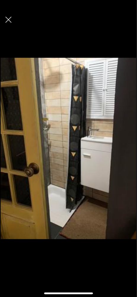 Vende-se pequena e acollhedora casa em cortes do meio