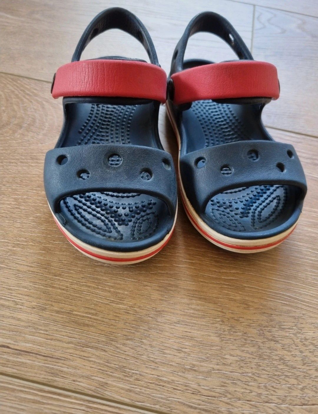 Sandałki Crocs C7