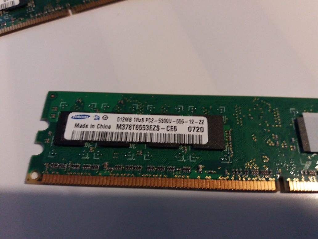 Pamiec RAM 512MB PC2-5300U-555