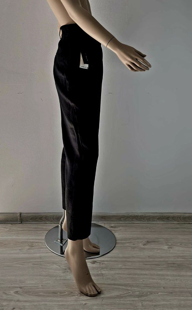 Massimo Dutti nowe spodnie damskie L
Rozmiar L 
Kolor:czarny 
Stan:now