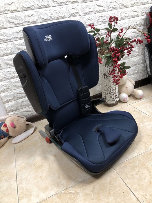 Автокрісло BRITAX ROMER KIDFIX I-Size  Група 2/3 (15-36кг) бустер