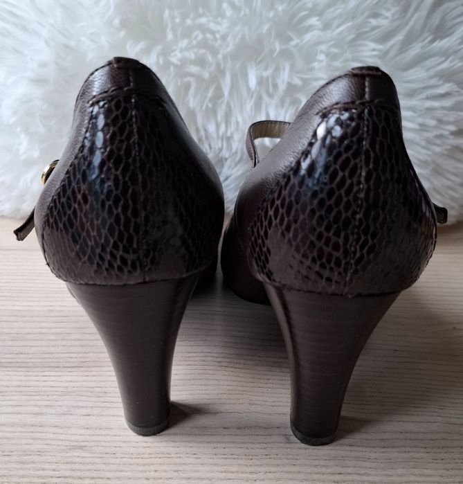 Czółenka skórzane Autograph r.39