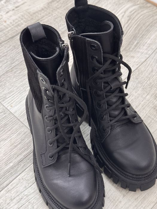 Взуття зимове жіноче