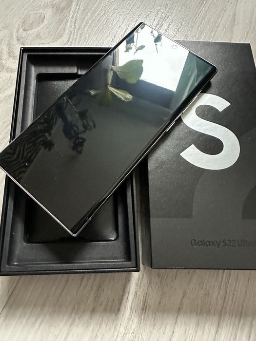 Samsung Galaxy S22 Ultra 12/512gb - stan idealny