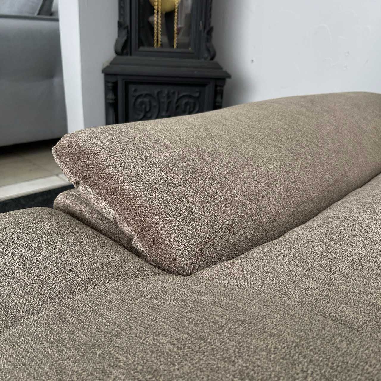 Новий диван в тканині