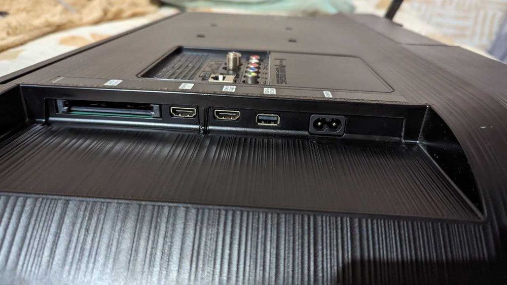 Телевізор Samsung T5300 32 дюйма