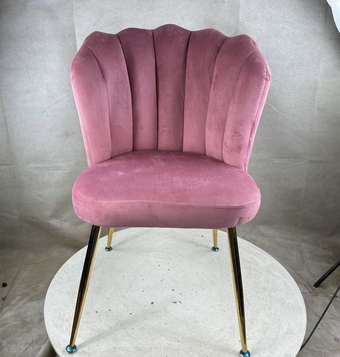 Krzeslo LISA Pudrowy Róż muszelka glamour tulipan welurowe