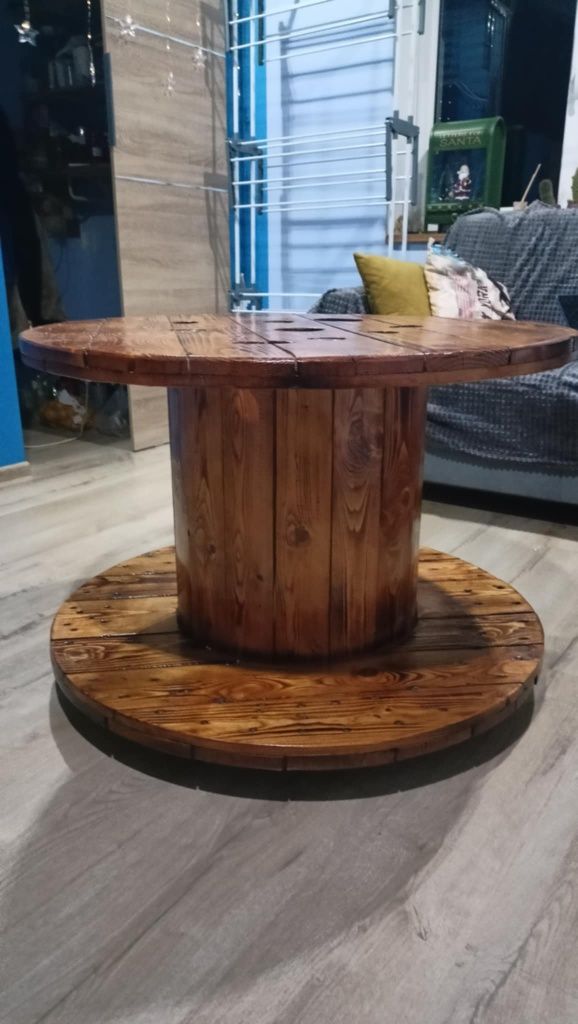 Stolik ze szpuli lakierowany
