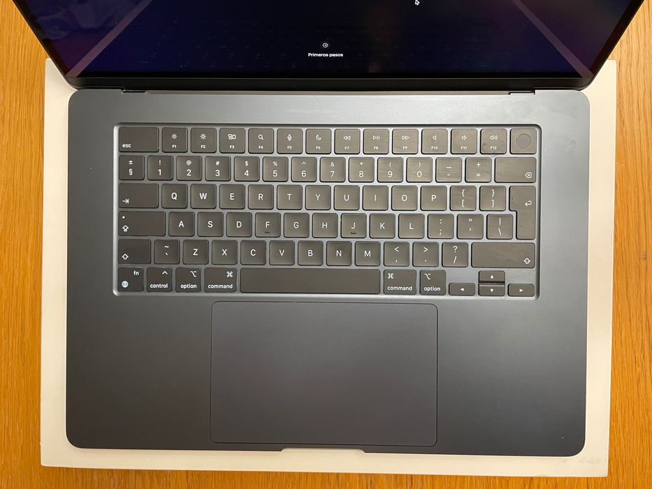 Apple MacBook Air 2023 M2, 15 cali, 16 GB/512 SSD stan idealny