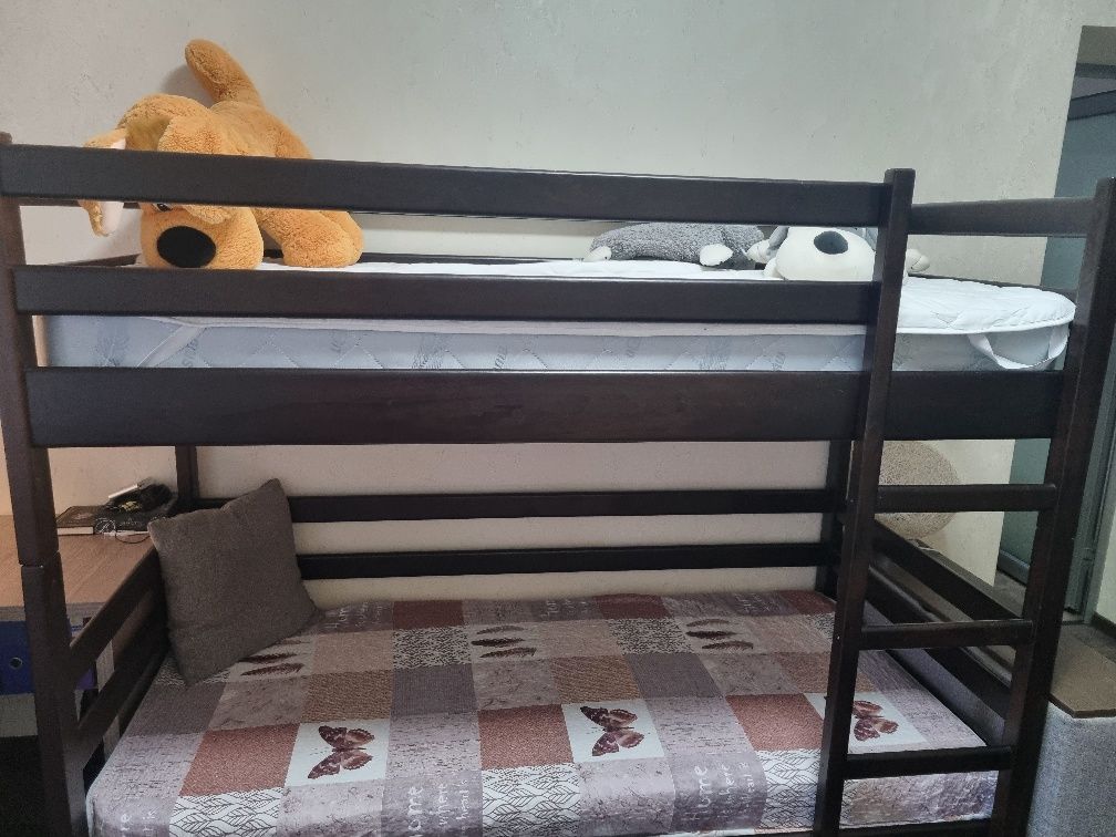 Ліжко дитяче двохповерхове