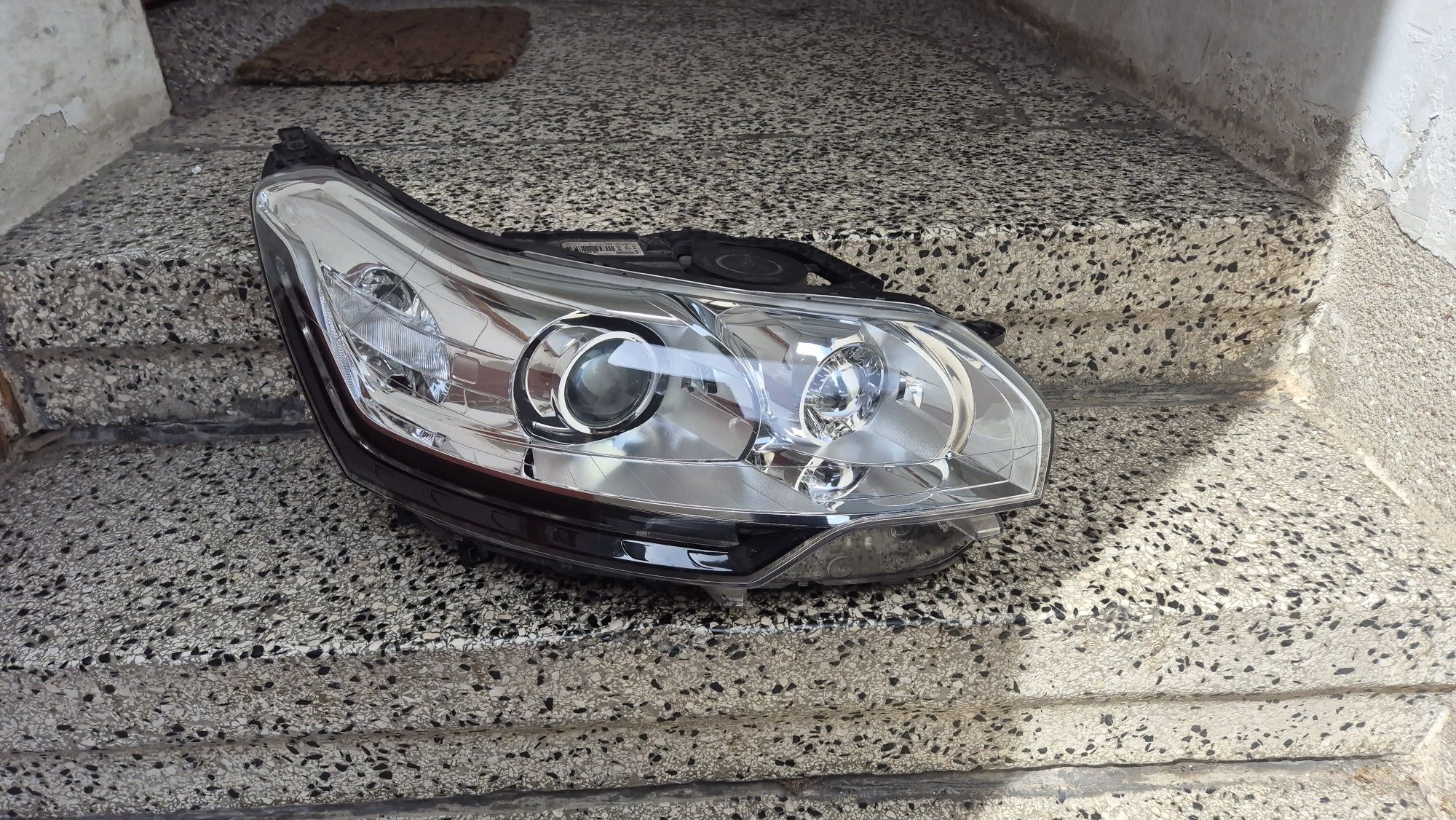 Lampa przednia Prawa CITROEN C5 X7 lift xenon skrętny z ledem