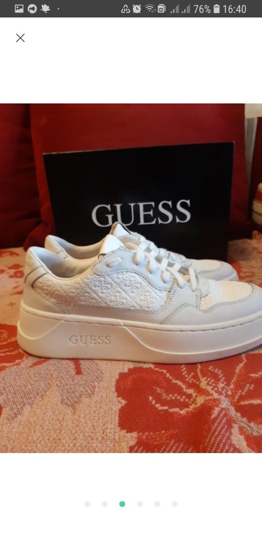 Кросівки GUESS 42розміру