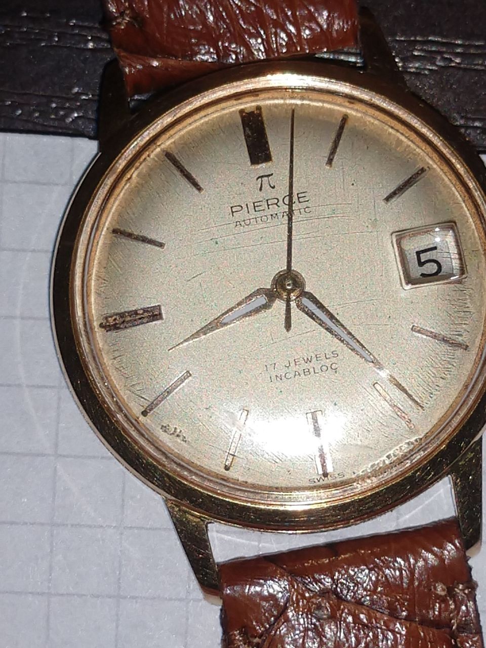 Pierce швейцарський годинник. Позолота