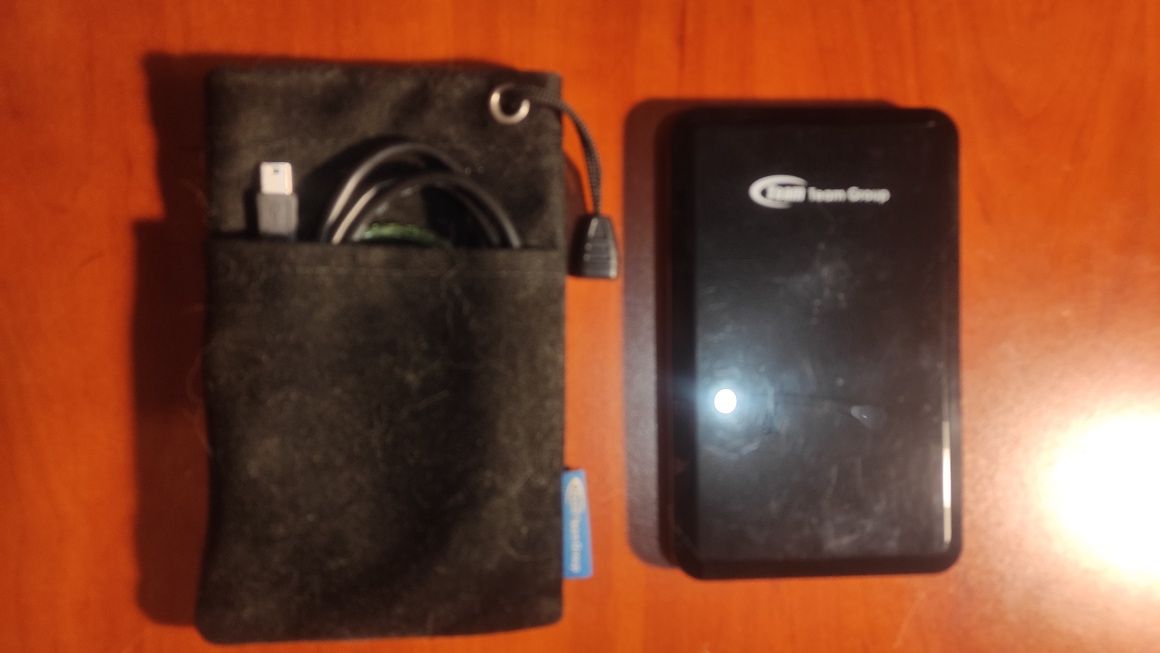 Зовнішній жорсткий диск HDD USB 2.0 внешний жесткий Team Group 320GB