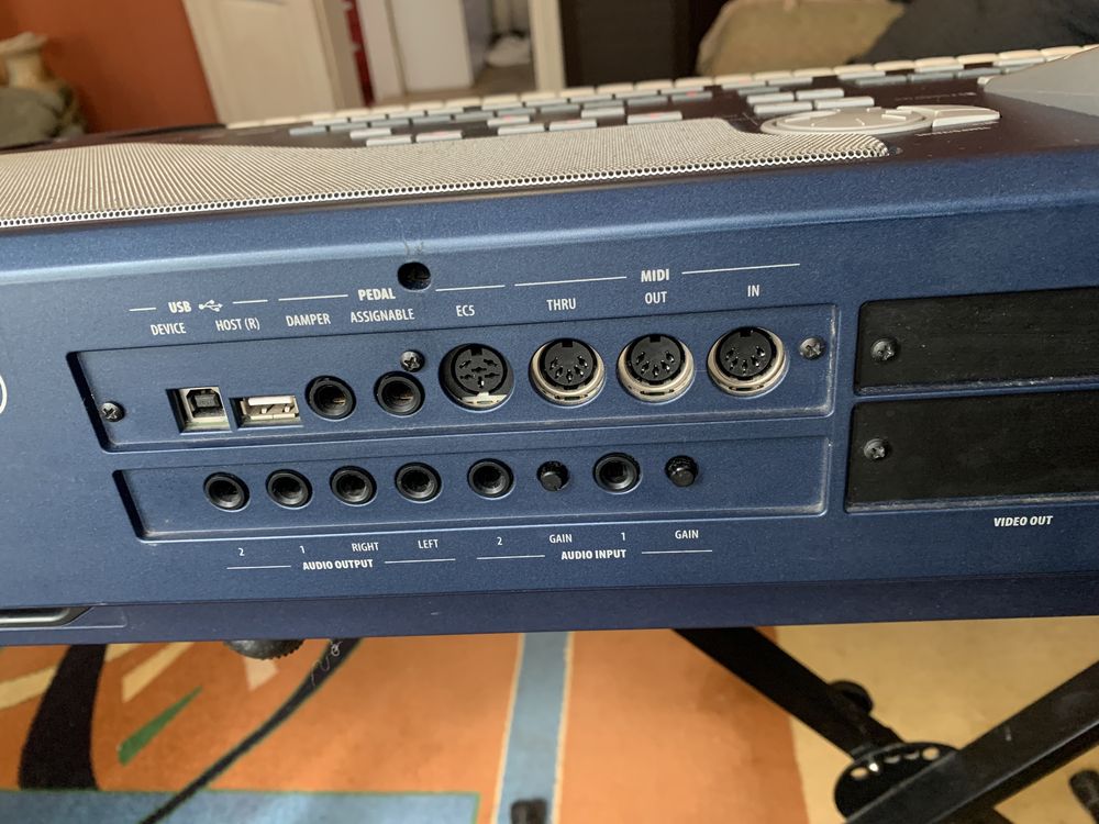 Синтезатор Korg Pa 800