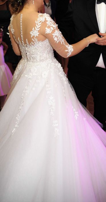 Suknia ślubna biała piękny wzór na szczupłą dziewczynę S/M