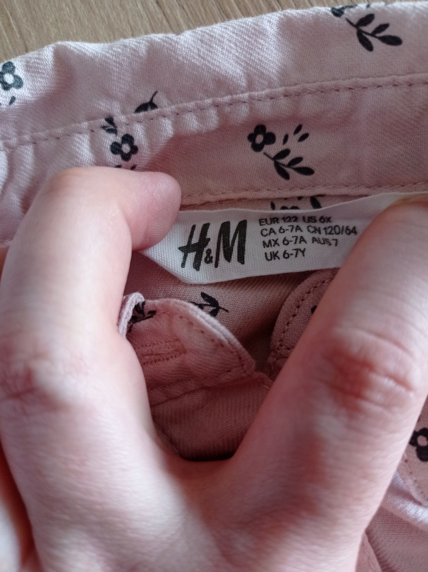 Sukienka na długi rękaw wiązana w pasie h&m 122 różowa w kwiatki