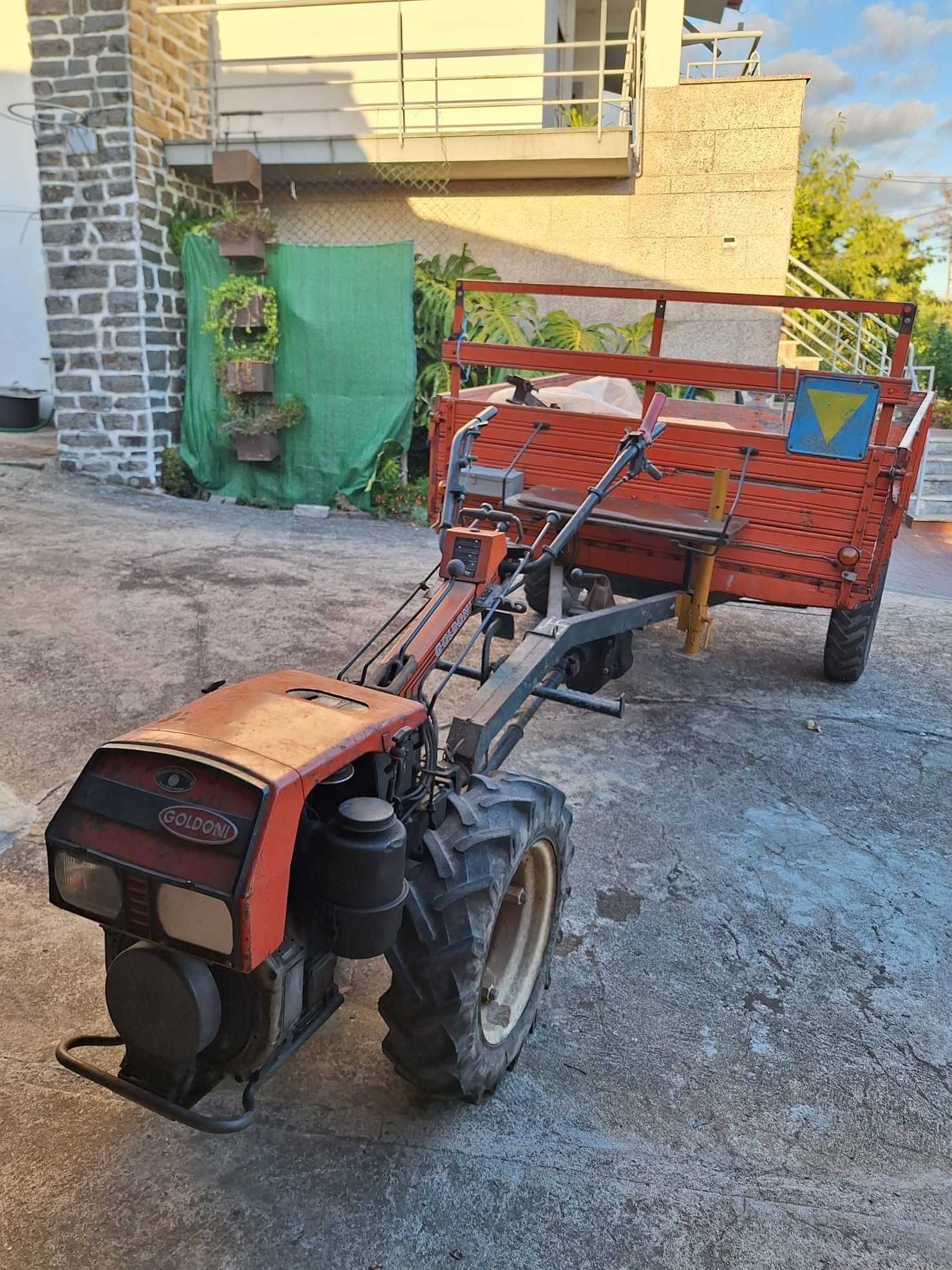Motocultivador Goldoni 14CV com acessórios