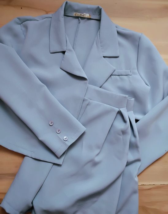 Костюм жіночий блакитний (жакет і спідниця-шорти)